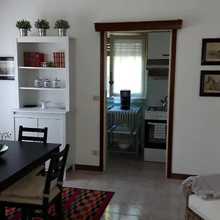 With Garden And Private Parking Апартаменты *